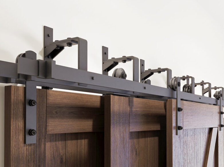 3.TopviewPic_w-logo_-Straight